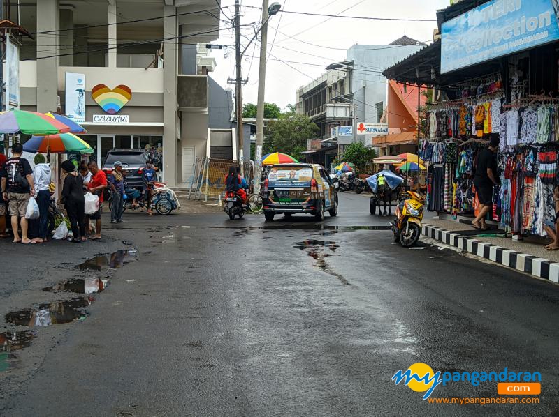 Potret Suasana Jalan E. Jaga Lautan Pantai Timur Pangandaran