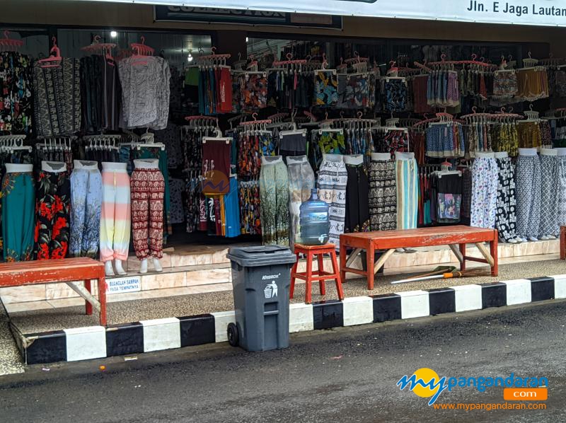 Potret Suasana Jalan E. Jaga Lautan Pantai Timur Pangandaran