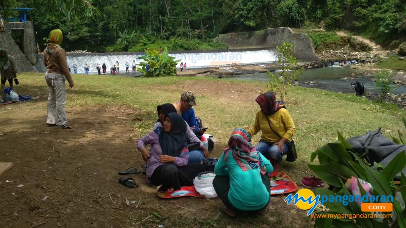 Serunya Berenang di Matras