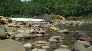 Serunya Berenang di Matras