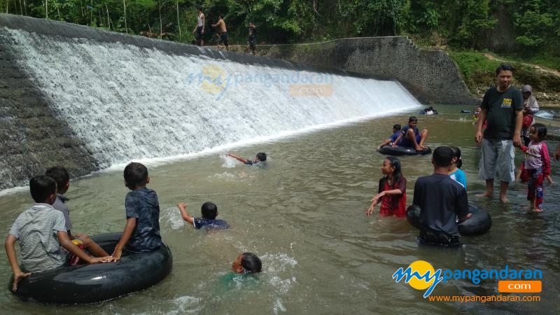 Serunya Berenang di Matras