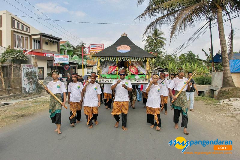 Tradisi Hajat Laut 2019 Masyarakat Basisir Pangandaran