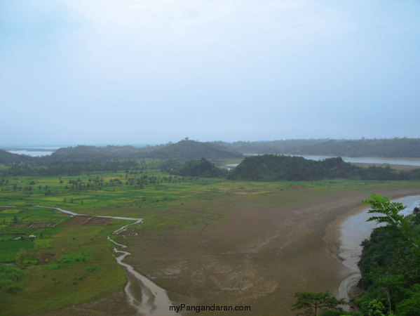 Pesona Pantai Lembah Putri Pangandaran