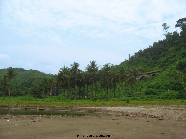 Pesona Pantai Lembah Putri Pangandaran