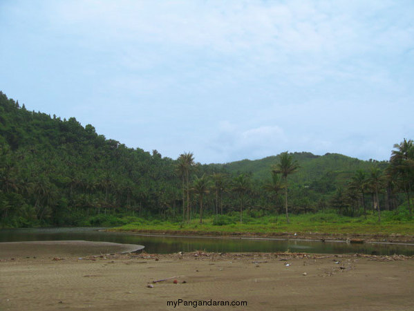 Pesona Pantai Lembah Putri Pangandaran