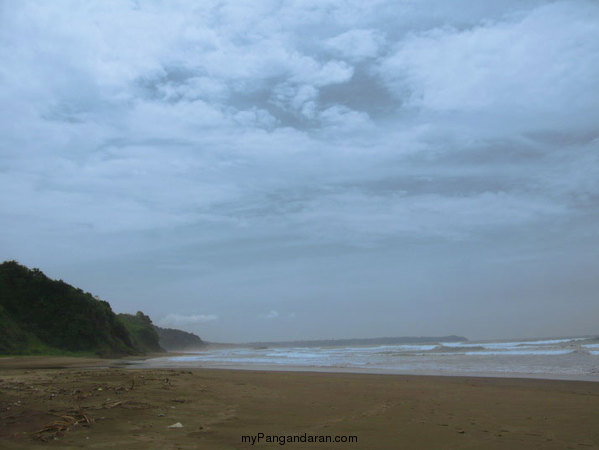 Pesona Pantai Lembah Putri Pangandaran