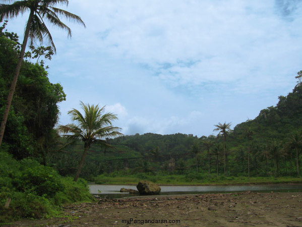 Pesona Pantai Lembah Putri Pangandaran