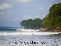 Melihat Indahnya Pantai Batu Karas