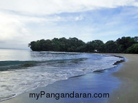 Melihat Indahnya Pantai Batu Karas