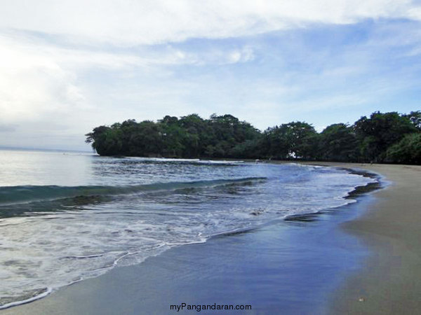 Melihat Indahnya Pantai Batu Karas