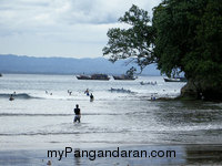 Melihat Indahnya Pantai Batu Karas