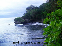 Melihat Indahnya Pantai Batu Karas