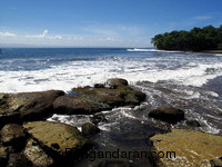 Melihat Indahnya Pantai Batu Karas