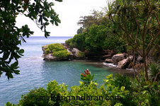 Melihat Indahnya Pantai Batu Karas