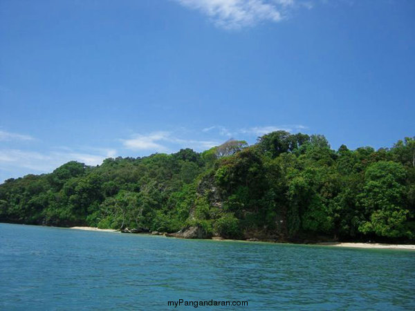 Jelajahi Pantai Pangandaran, Melihat Lebih Dekat Cagar Alam Dari Atas Perahu