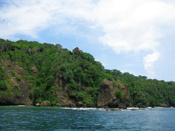 Jelajahi Pantai Pangandaran, Melihat Lebih Dekat Cagar Alam Dari Atas Perahu