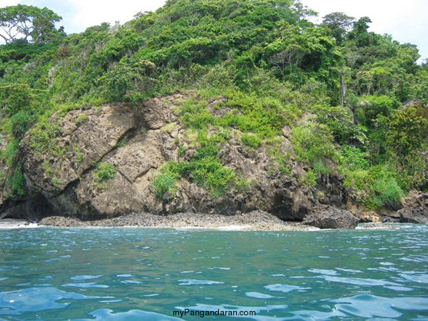 Jelajahi Pantai Pangandaran, Melihat Lebih Dekat Cagar Alam Dari Atas Perahu