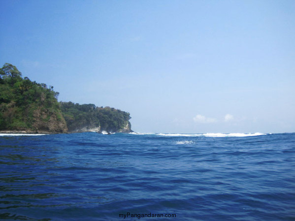 Jelajahi Pantai Pangandaran, Melihat Lebih Dekat Cagar Alam Dari Atas Perahu