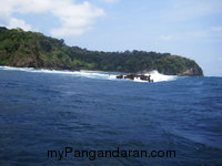 Jelajahi Pantai Pangandaran, Melihat Lebih Dekat Cagar Alam Dari Atas Perahu