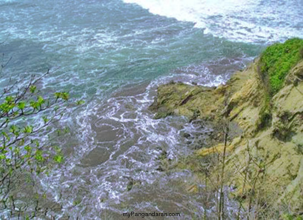 Intip Panorama Alam Pantai Karang Nini