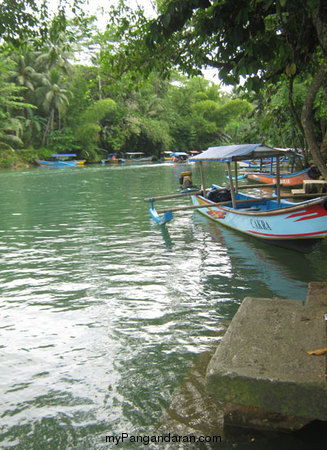 Berenang Di Dermaga Green Canyon