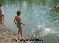 Berenang Di Dermaga Green Canyon