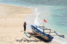 Pasir Putih Pangandaran dalam Lensa