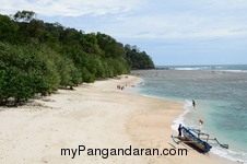 Pasir Putih Pangandaran dalam Lensa