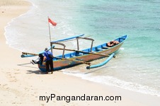 Pasir Putih Pangandaran dalam Lensa