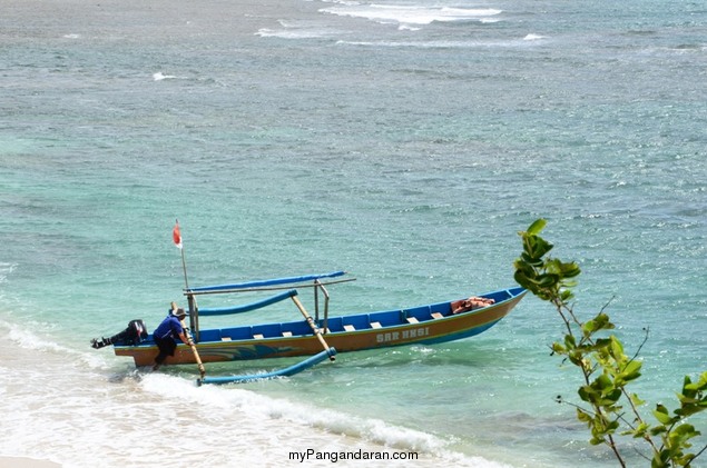 Pasir Putih Pangandaran dalam Lensa