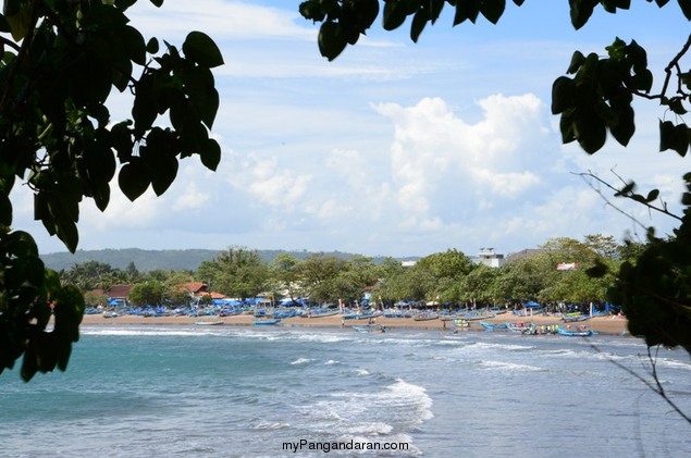 Pasir Putih Pangandaran dalam Lensa