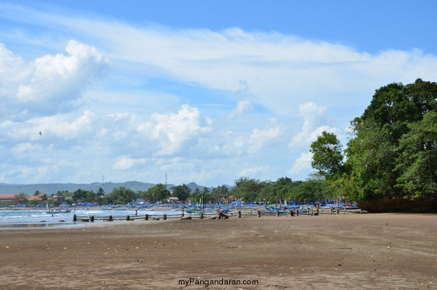 Pasir Putih Pangandaran dalam Lensa