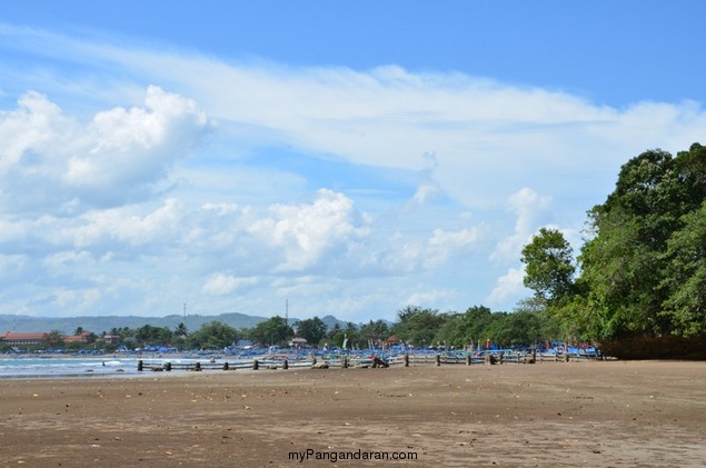 Pasir Putih Pangandaran dalam Lensa