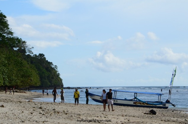 Pasir Putih Pangandaran dalam Lensa