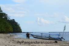 Pasir Putih Pangandaran dalam Lensa