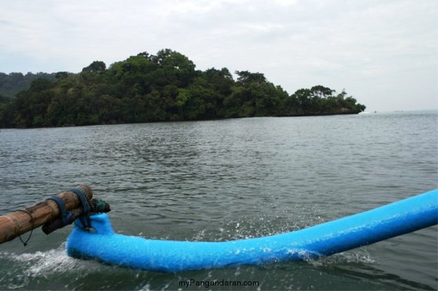 Menikmati Saat Sepi di Pantai Pangandaran