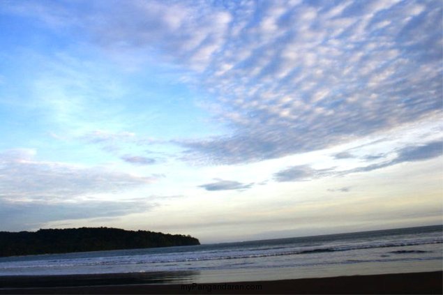 Menikmati Saat Sepi di Pantai Pangandaran