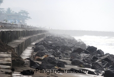 Pantai Timur Pangandaran dalam Selimut Kabut