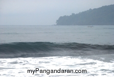 Pantai Timur Pangandaran dalam Selimut Kabut