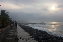 Pantai Timur Pangandaran dalam Selimut Kabut