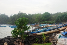 Perahu Nelayan Merana, Tertambat di Pinggir Cagar Alam