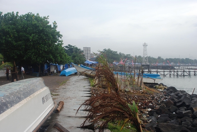 Perahu Nelayan Merana, Tertambat di Pinggir Cagar Alam