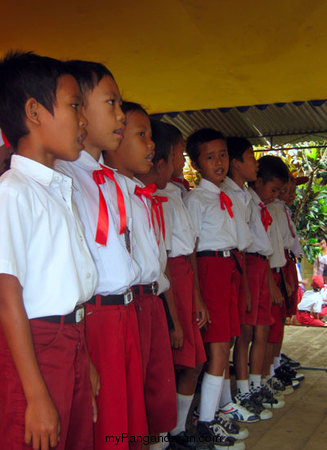 Meriahnya Acara Kenaikan Kelas Sekolah Dasar Di Babakan