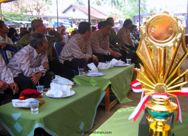 Meriahnya Acara Kenaikan Kelas Sekolah Dasar Di Babakan