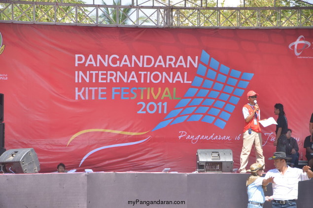 Pangandaran Internation Kite Festival 2011 Dalam Lensa