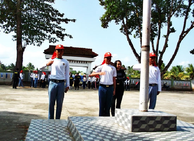 Intip Latihan Para Pengibar Bendera