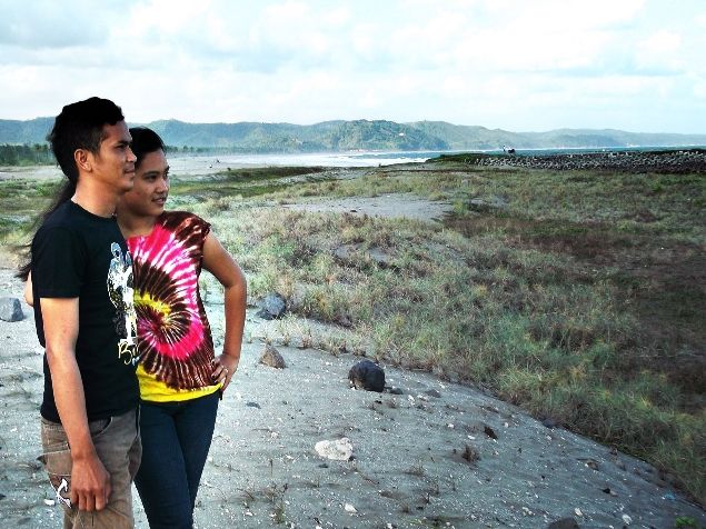 Keindahan Pantai Cileutik Edisi Pre Wedding Photoseason