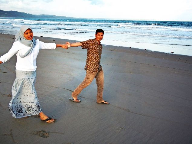 Keindahan Pantai Cileutik Edisi Pre Wedding Photoseason