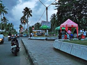 Ramainya Ngabuburit Di Jalan Tol Pangandaran