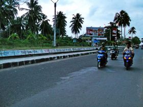 Ramainya Ngabuburit Di Jalan Tol Pangandaran